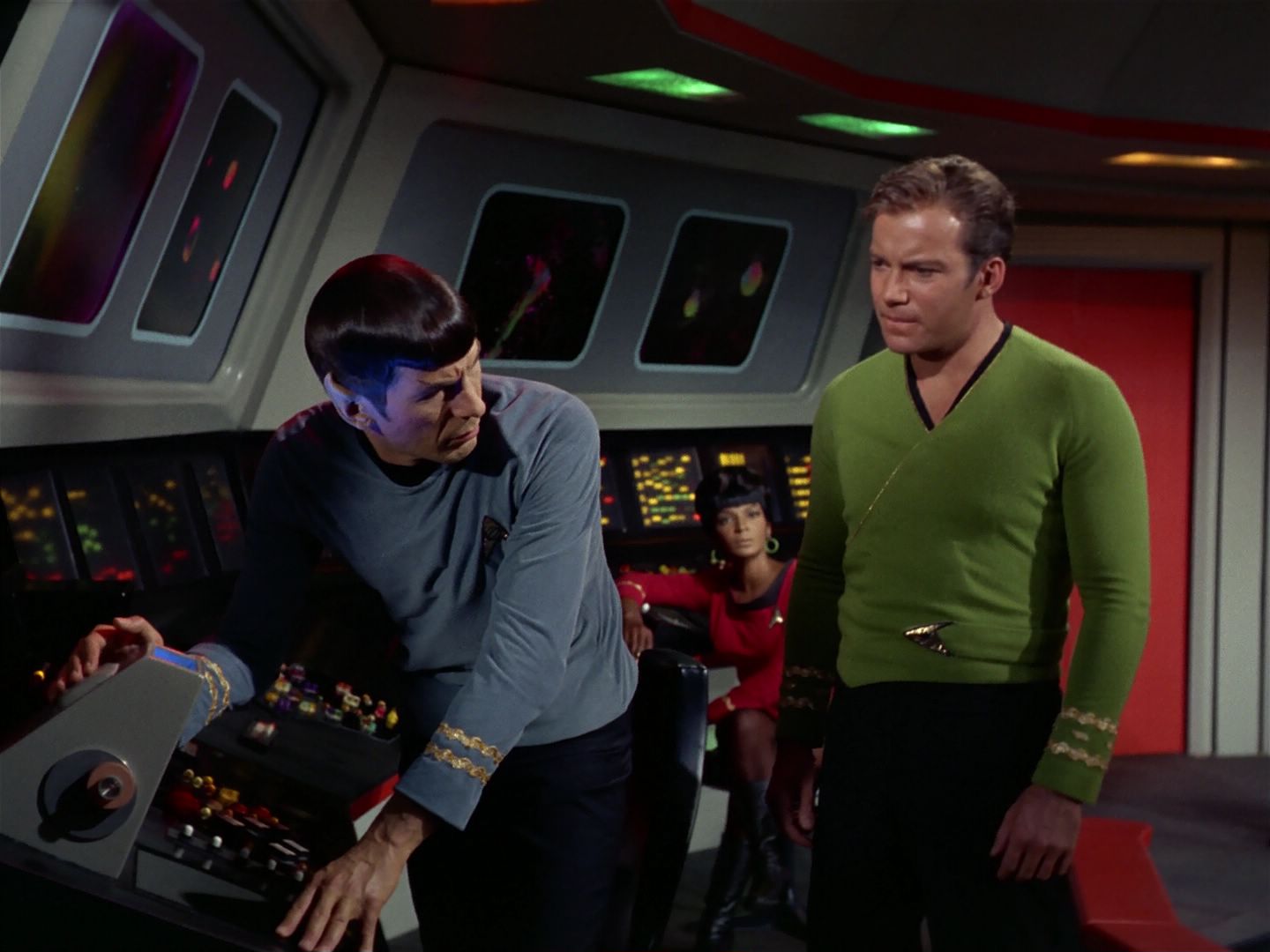 ariane179254_StarTrek_2x25_BreadAndCircuses_0041.jpg