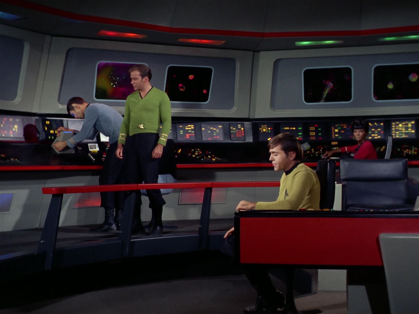 ariane179254_StarTrek_2x25_BreadAndCircuses_0047.jpg
