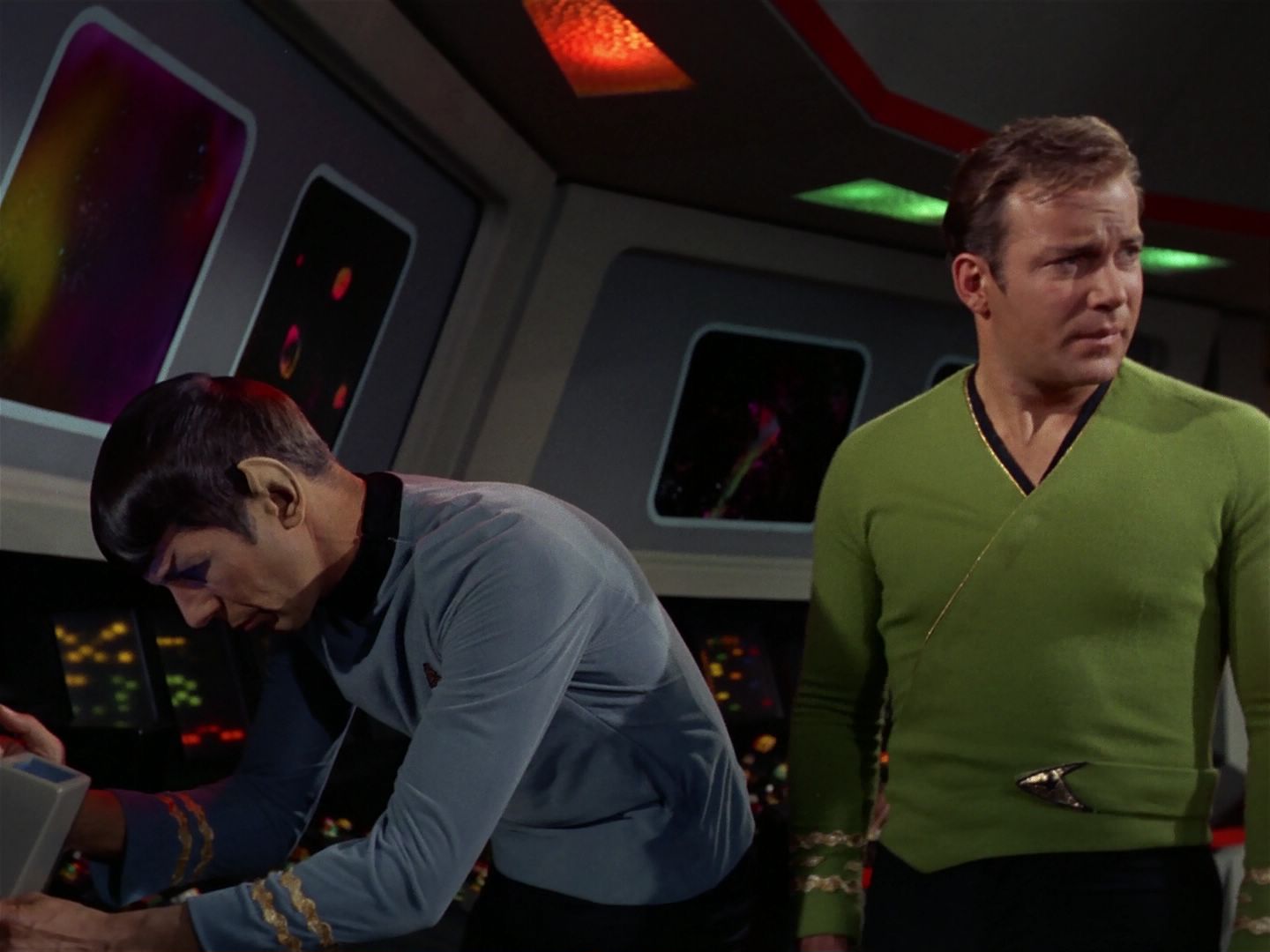 ariane179254_StarTrek_2x25_BreadAndCircuses_0066.jpg