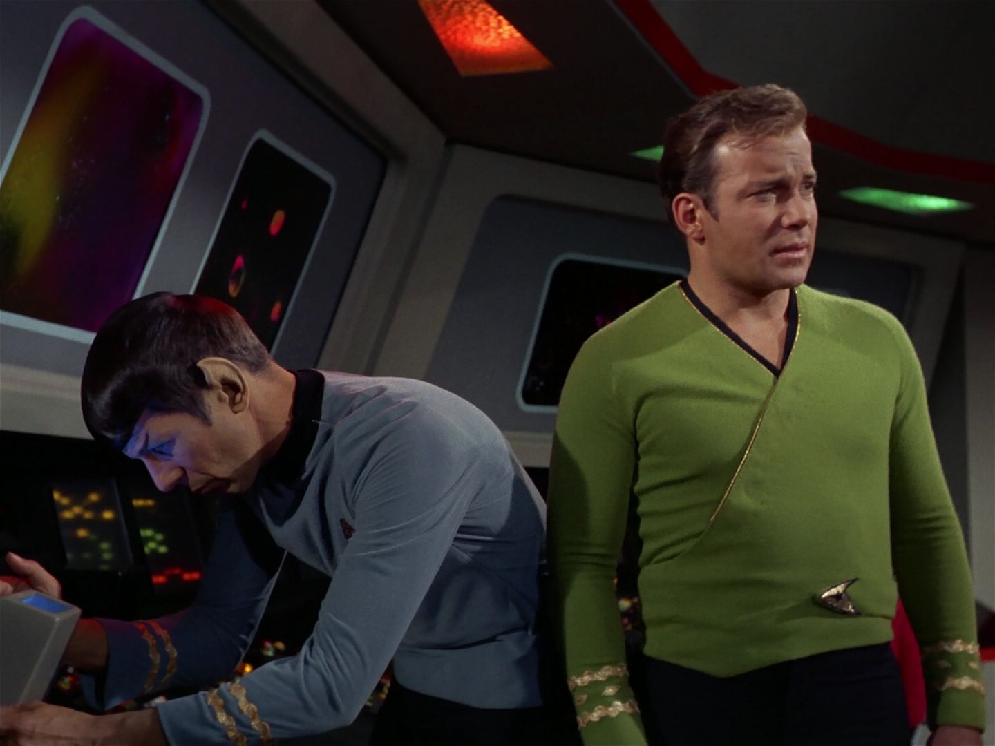 ariane179254_StarTrek_2x25_BreadAndCircuses_0067.jpg