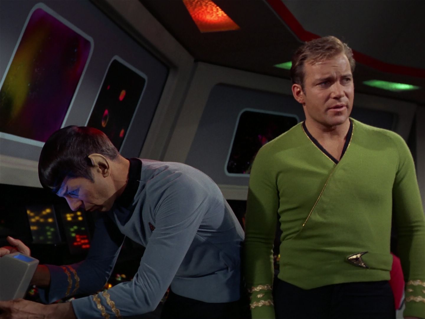 ariane179254_StarTrek_2x25_BreadAndCircuses_0070.jpg