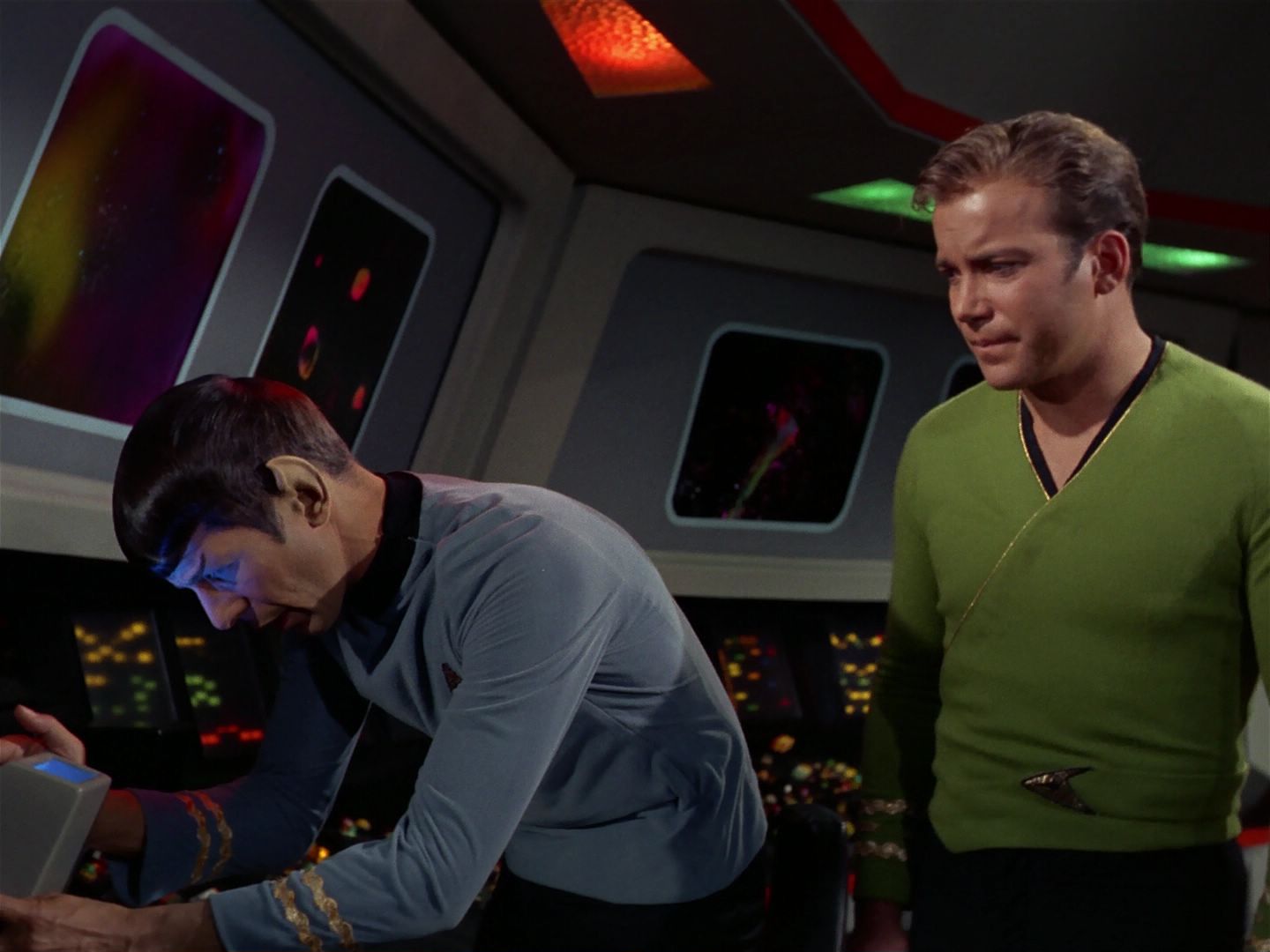 ariane179254_StarTrek_2x25_BreadAndCircuses_0071.jpg