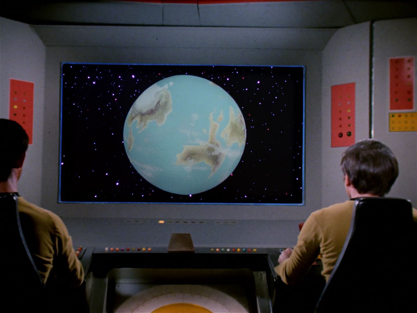 ariane179254_StarTrek_2x25_BreadAndCircuses_0101.jpg