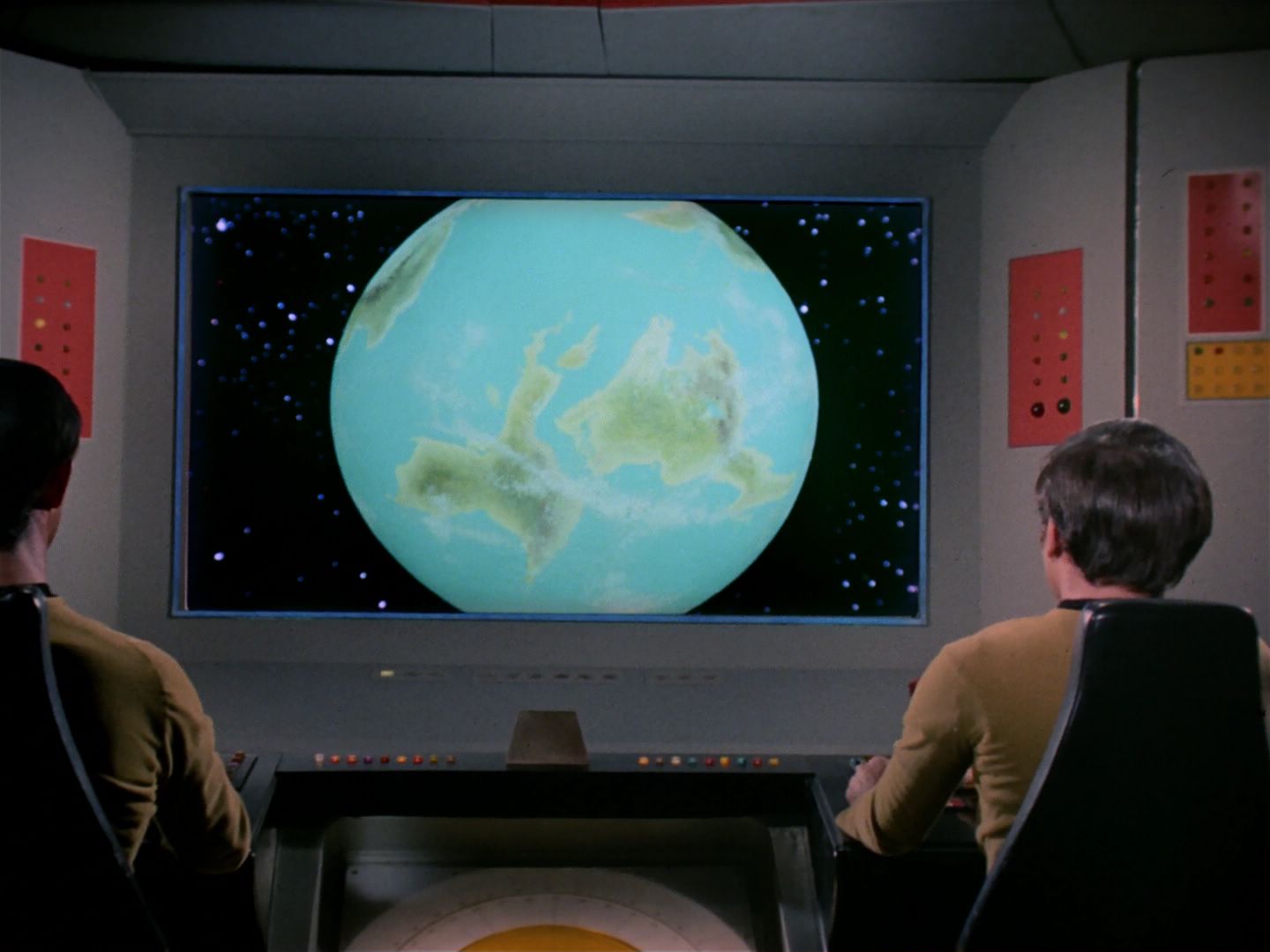 ariane179254_StarTrek_2x25_BreadAndCircuses_0118.jpg