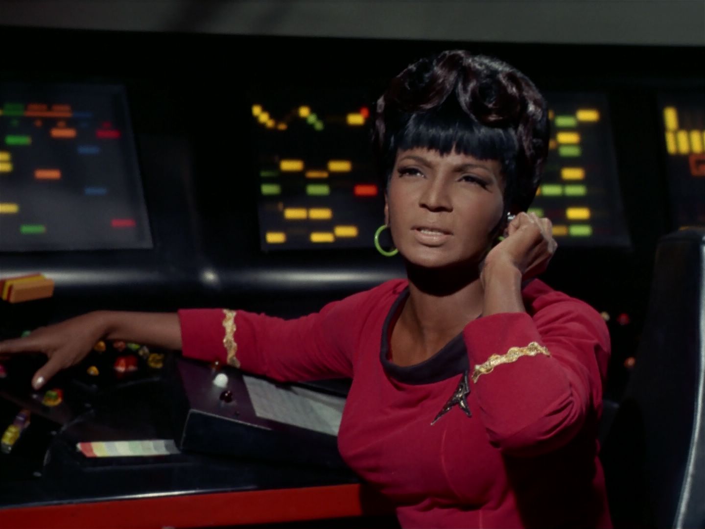 ariane179254_StarTrek_2x25_BreadAndCircuses_0156.jpg