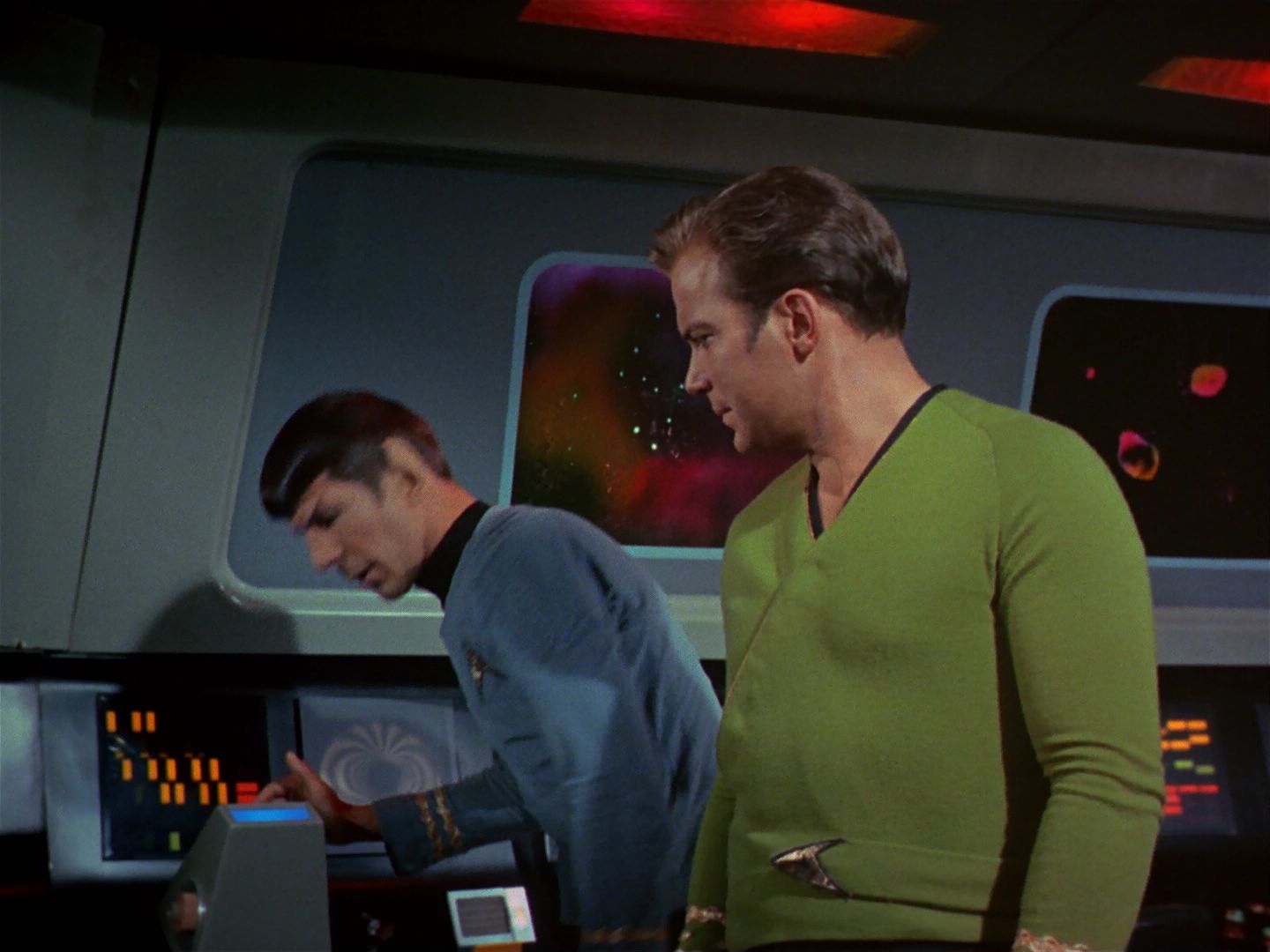 ariane179254_StarTrek_2x25_BreadAndCircuses_0232.jpg