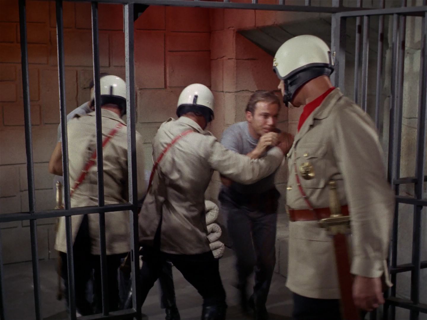ariane179254_StarTrek_2x25_BreadAndCircuses_1391.jpg