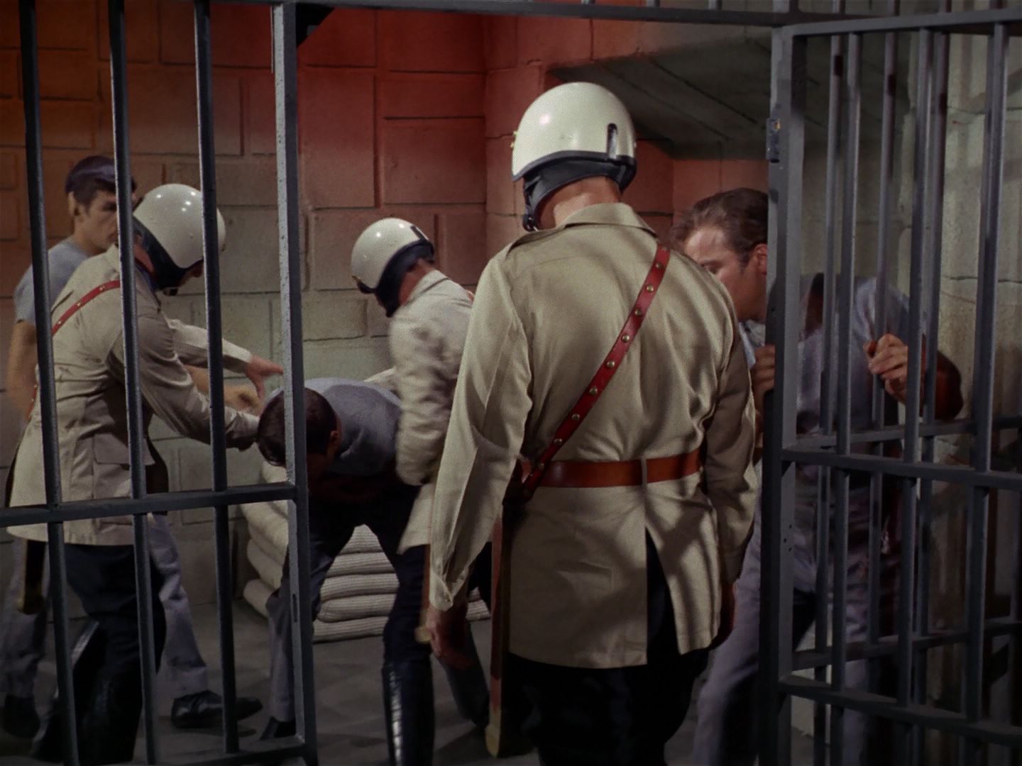 ariane179254_StarTrek_2x25_BreadAndCircuses_1392.jpg
