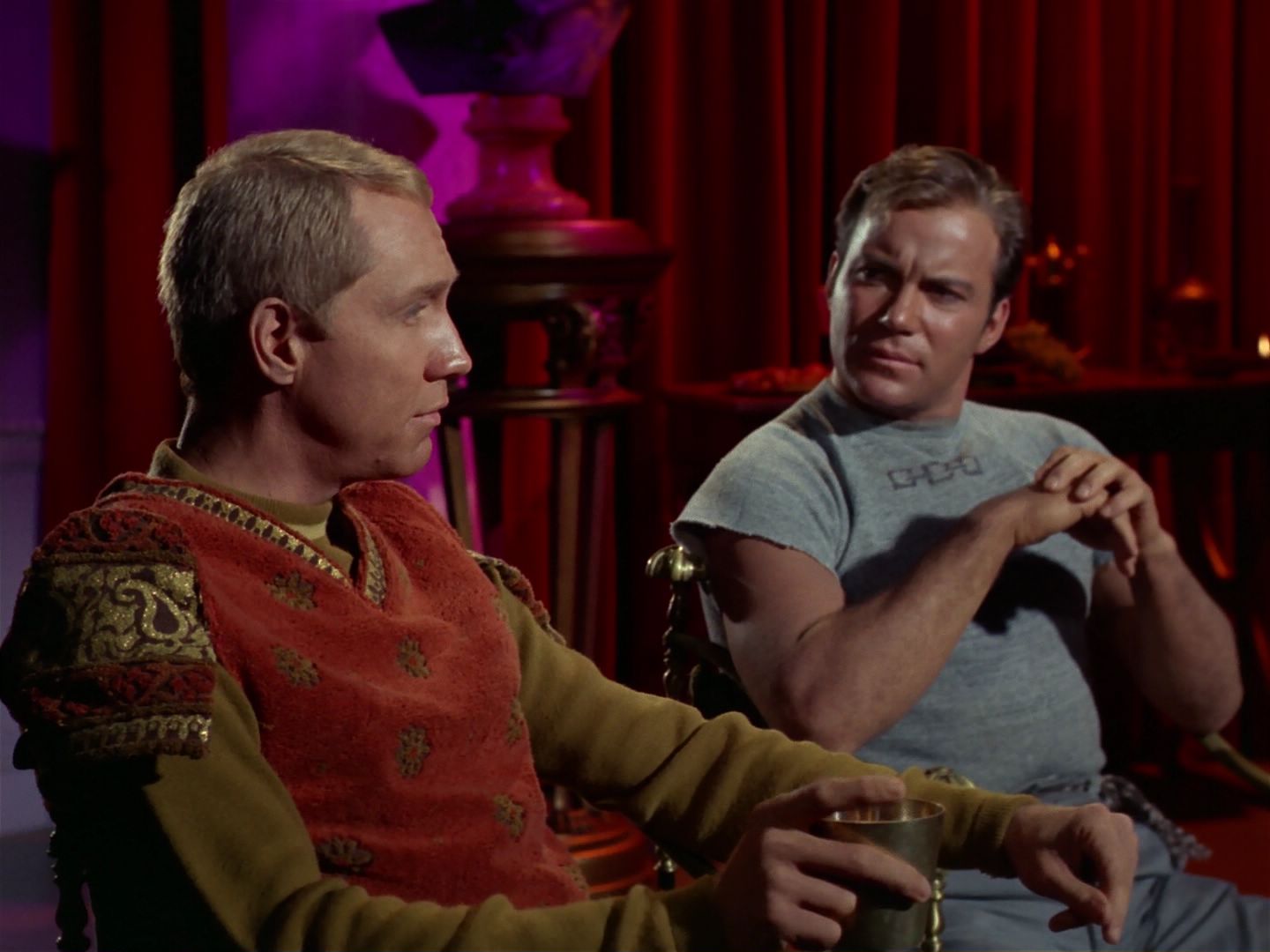 ariane179254_StarTrek_2x25_BreadAndCircuses_1668.jpg