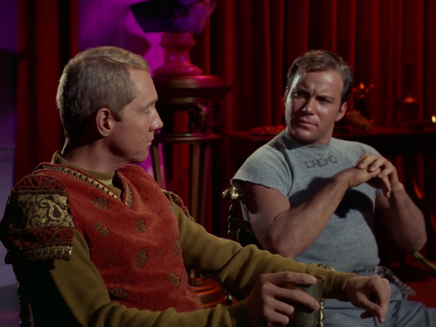 ariane179254_StarTrek_2x25_BreadAndCircuses_1669.jpg