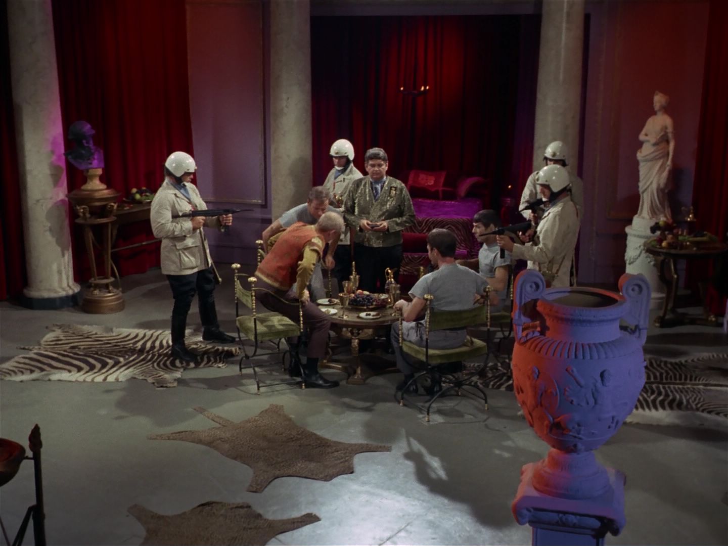 ariane179254_StarTrek_2x25_BreadAndCircuses_1881.jpg