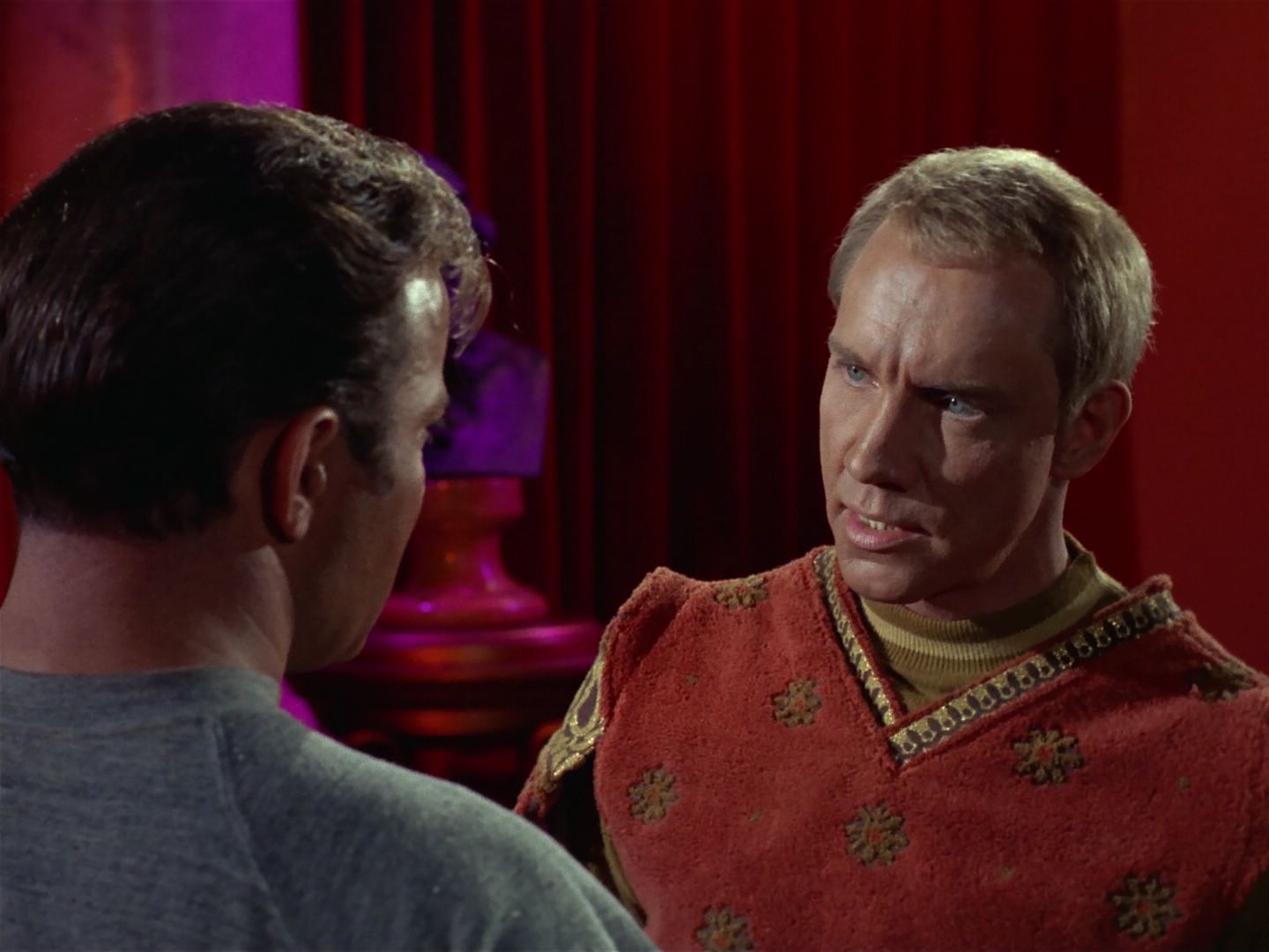 ariane179254_StarTrek_2x25_BreadAndCircuses_1884.jpg