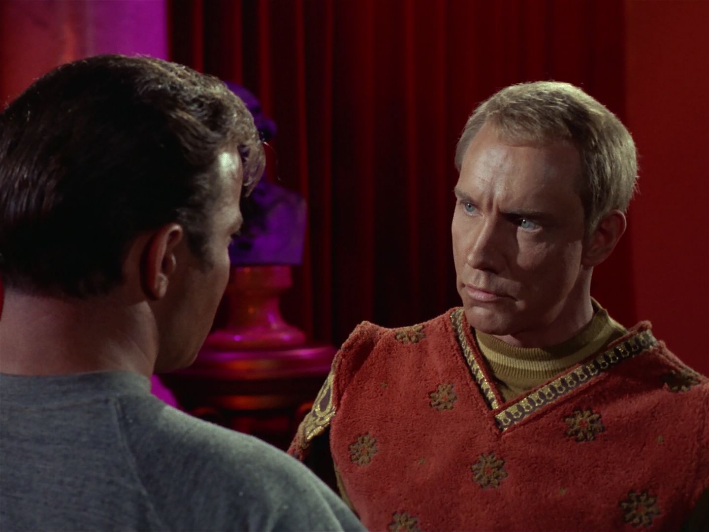 ariane179254_StarTrek_2x25_BreadAndCircuses_1886.jpg