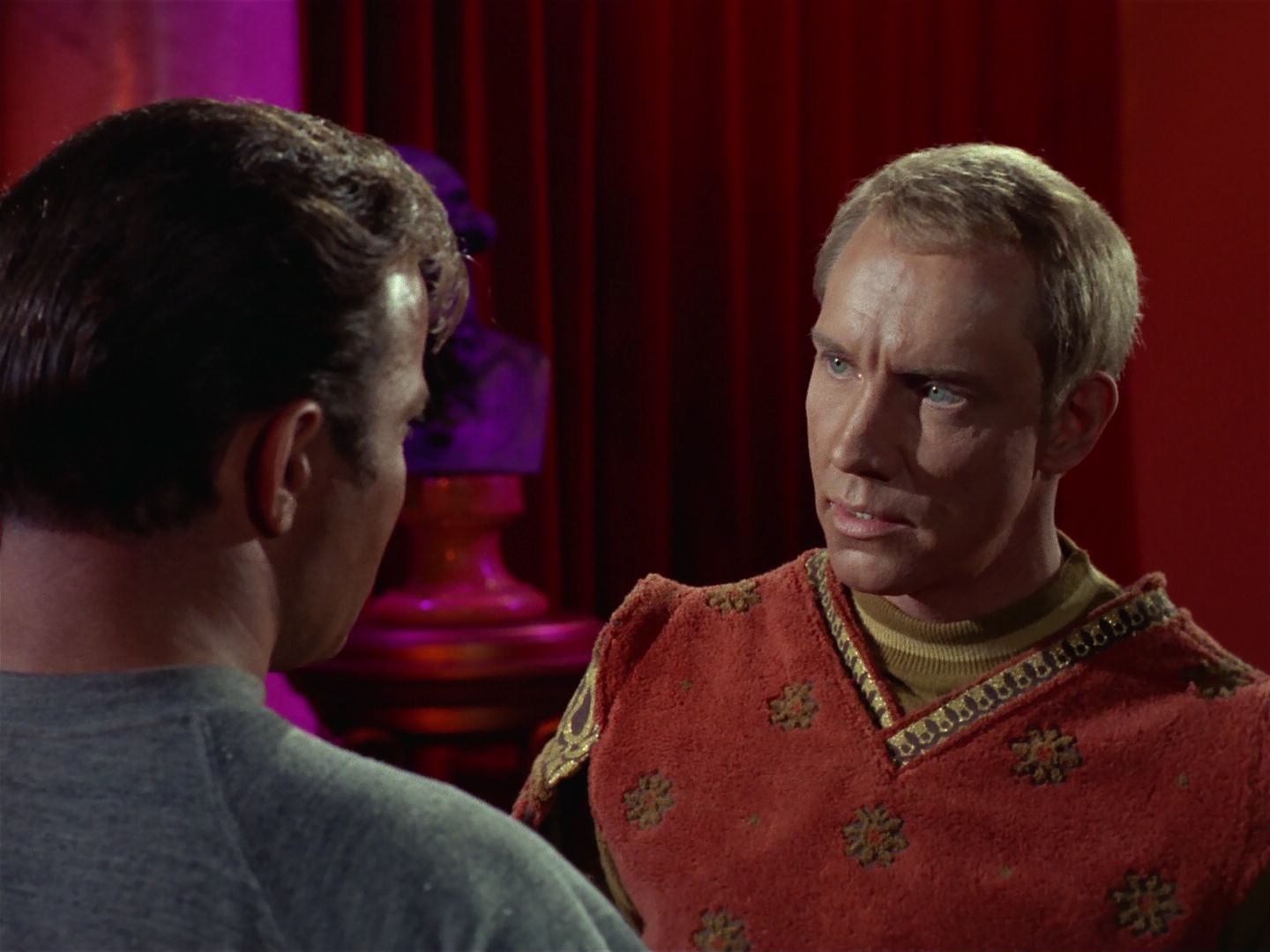ariane179254_StarTrek_2x25_BreadAndCircuses_1887.jpg