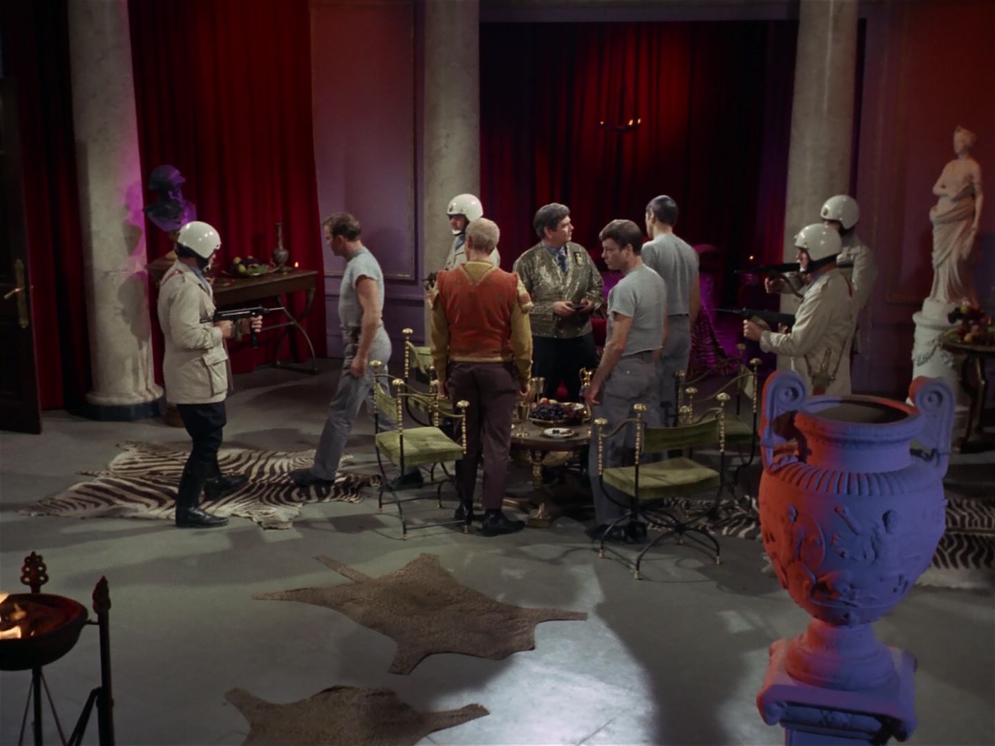 ariane179254_StarTrek_2x25_BreadAndCircuses_1893.jpg