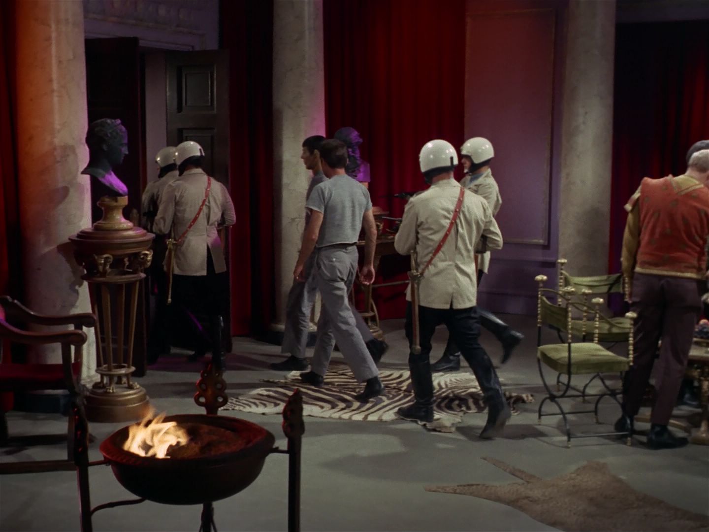ariane179254_StarTrek_2x25_BreadAndCircuses_1898.jpg
