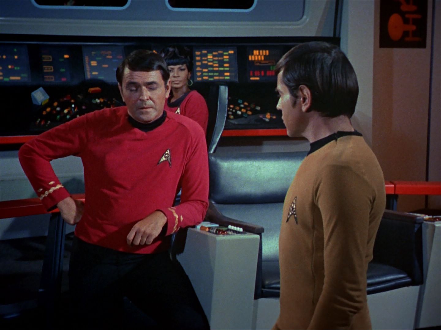 ariane179254_StarTrek_2x25_BreadAndCircuses_1928.jpg