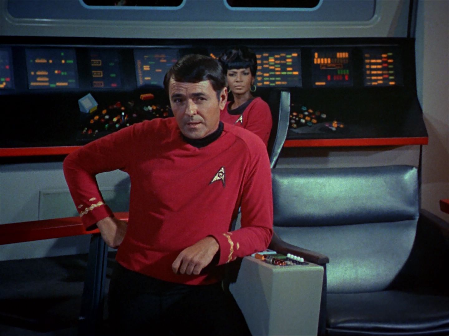 ariane179254_StarTrek_2x25_BreadAndCircuses_1949.jpg