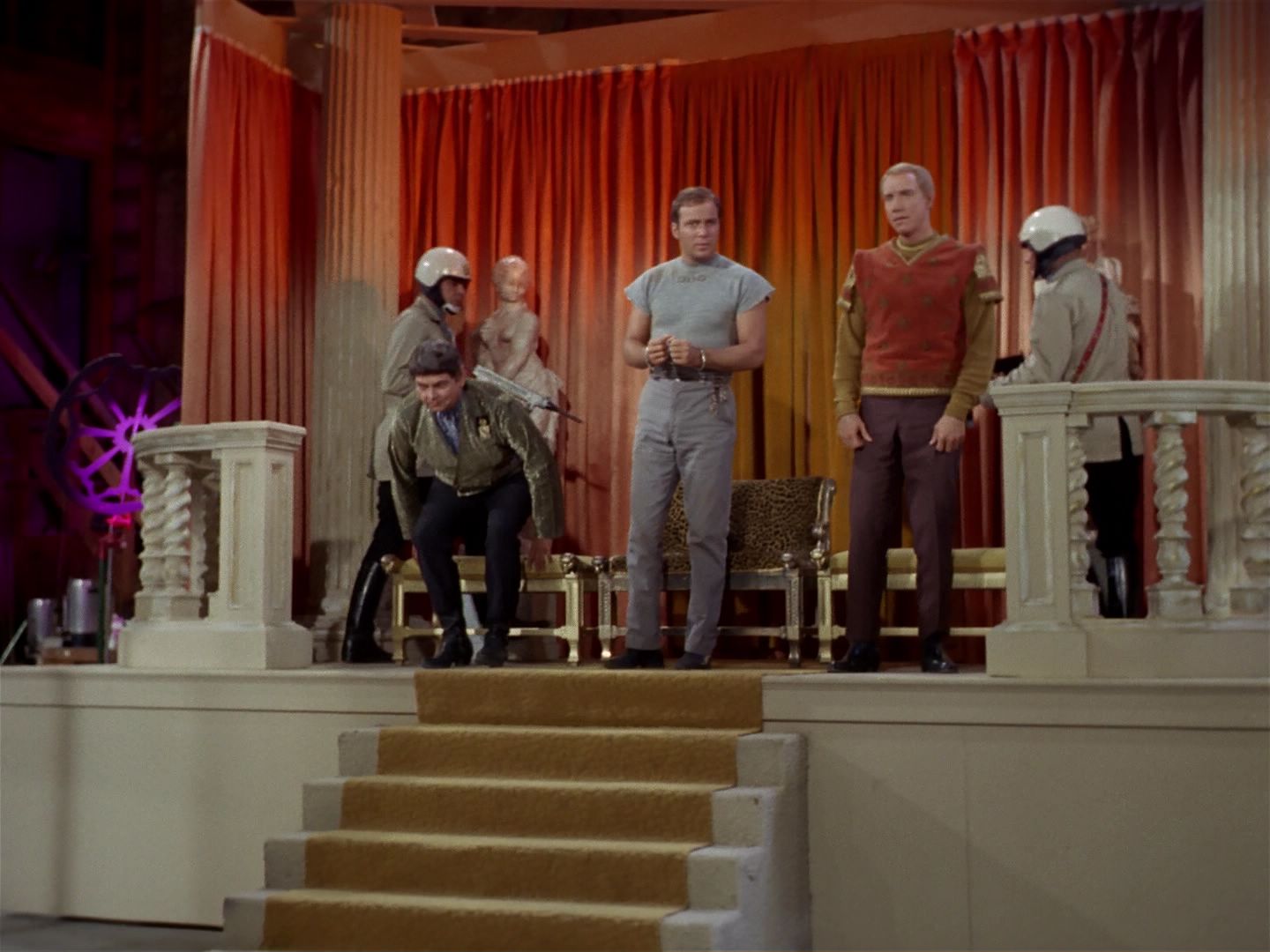 ariane179254_StarTrek_2x25_BreadAndCircuses_2007.jpg