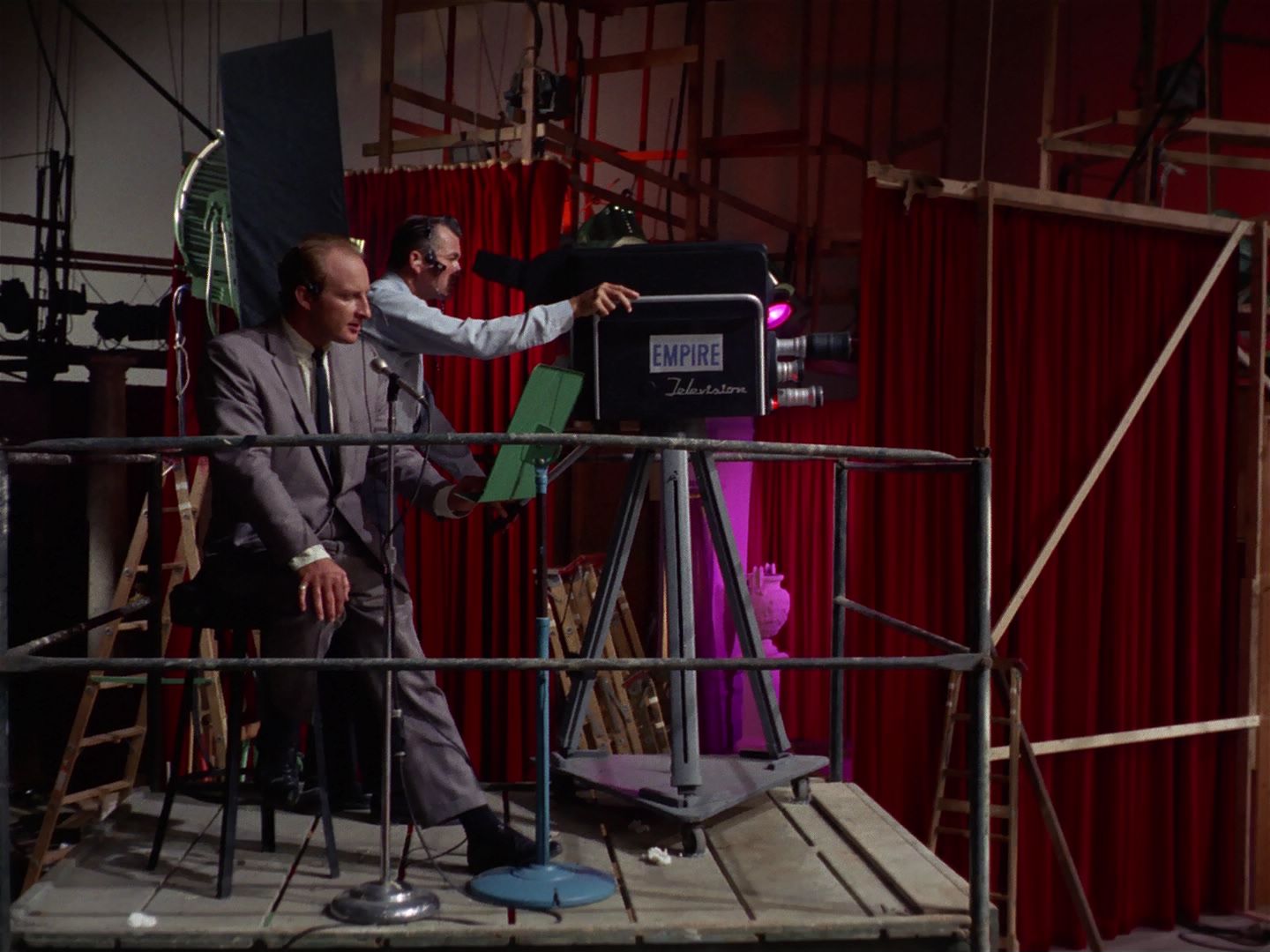 ariane179254_StarTrek_2x25_BreadAndCircuses_2032.jpg