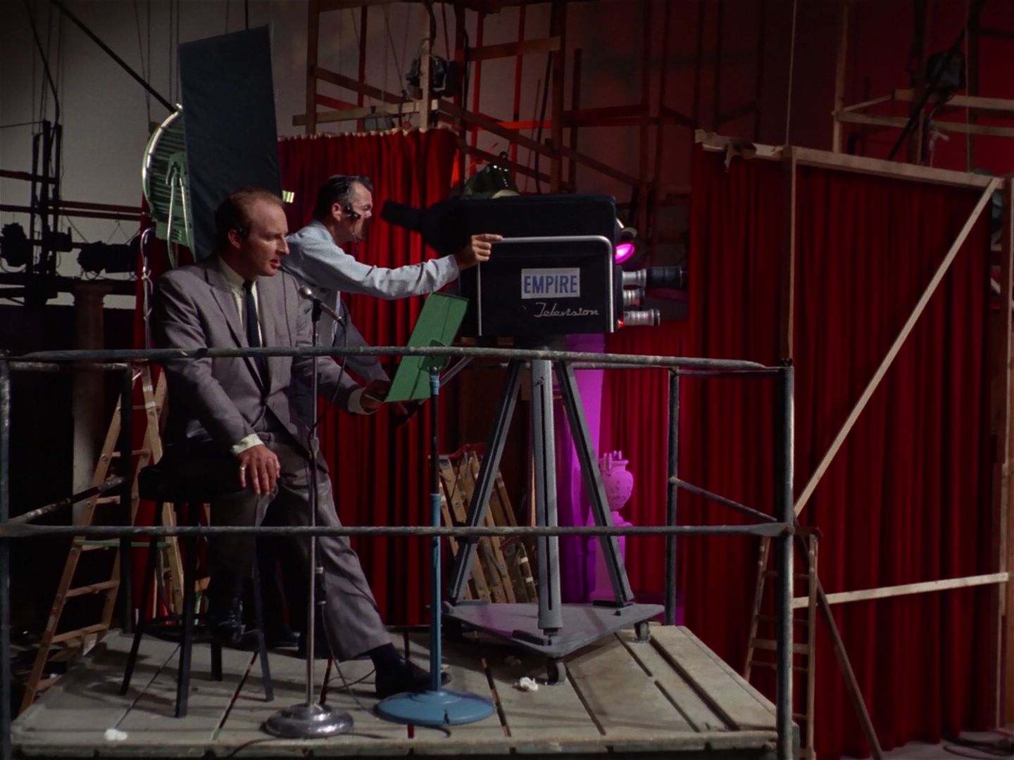 ariane179254_StarTrek_2x25_BreadAndCircuses_2033.jpg