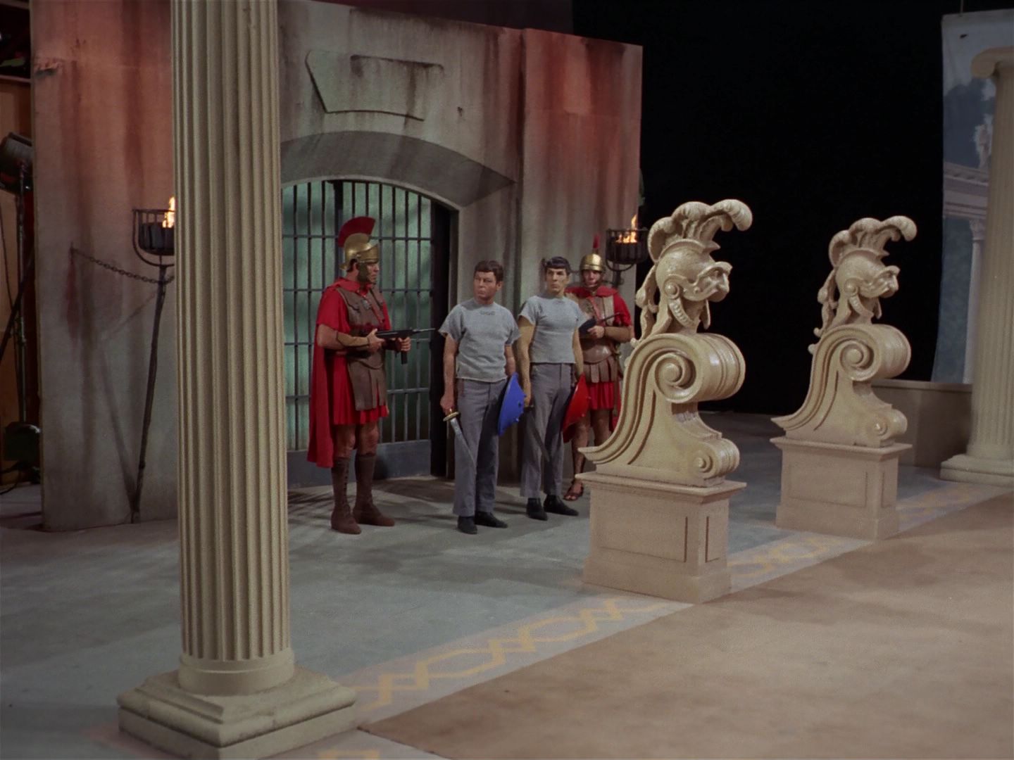 ariane179254_StarTrek_2x25_BreadAndCircuses_2042.jpg