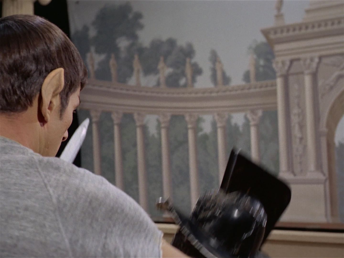 ariane179254_StarTrek_2x25_BreadAndCircuses_2366.jpg