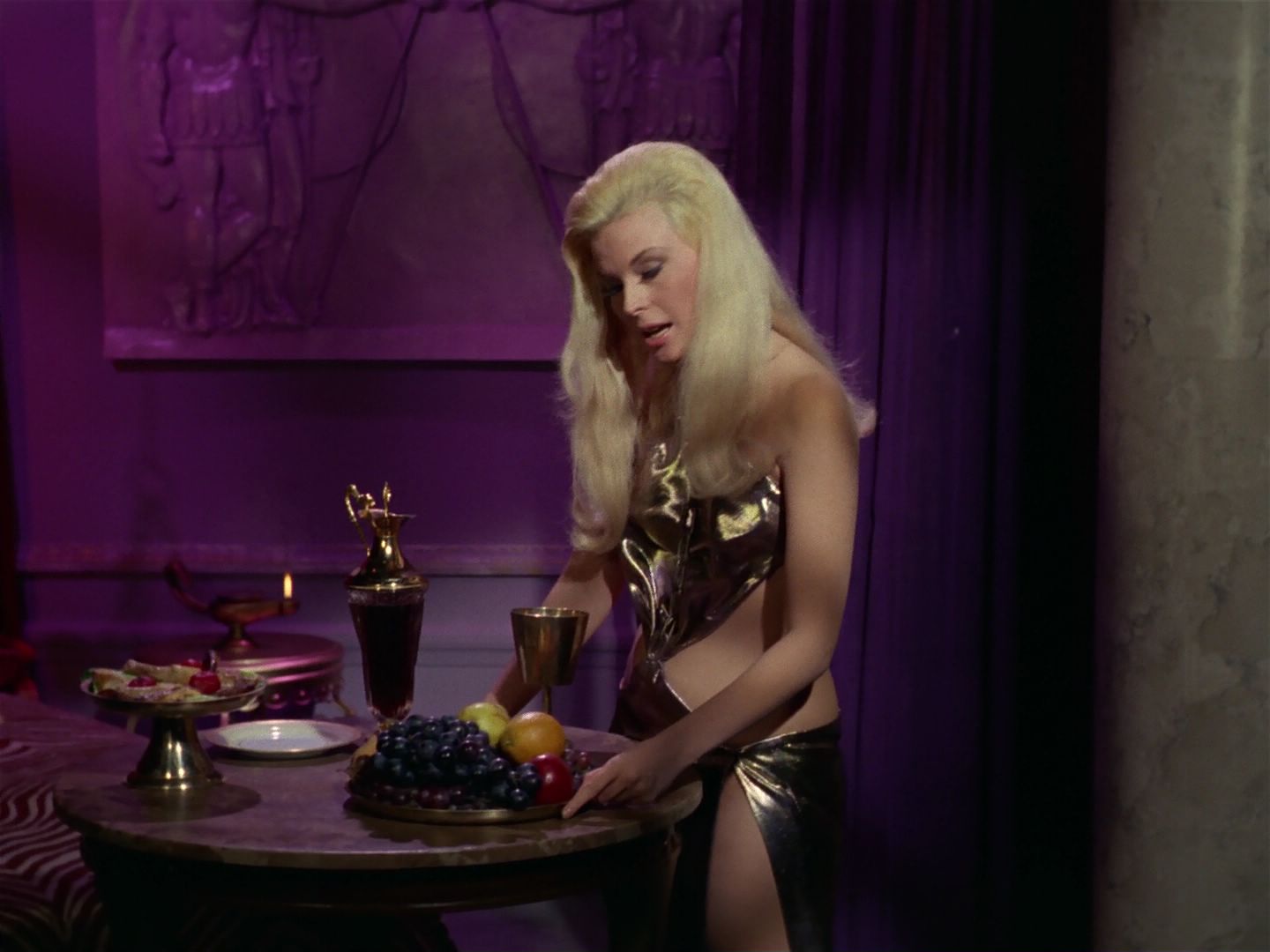 ariane179254_StarTrek_2x25_BreadAndCircuses_2475.jpg