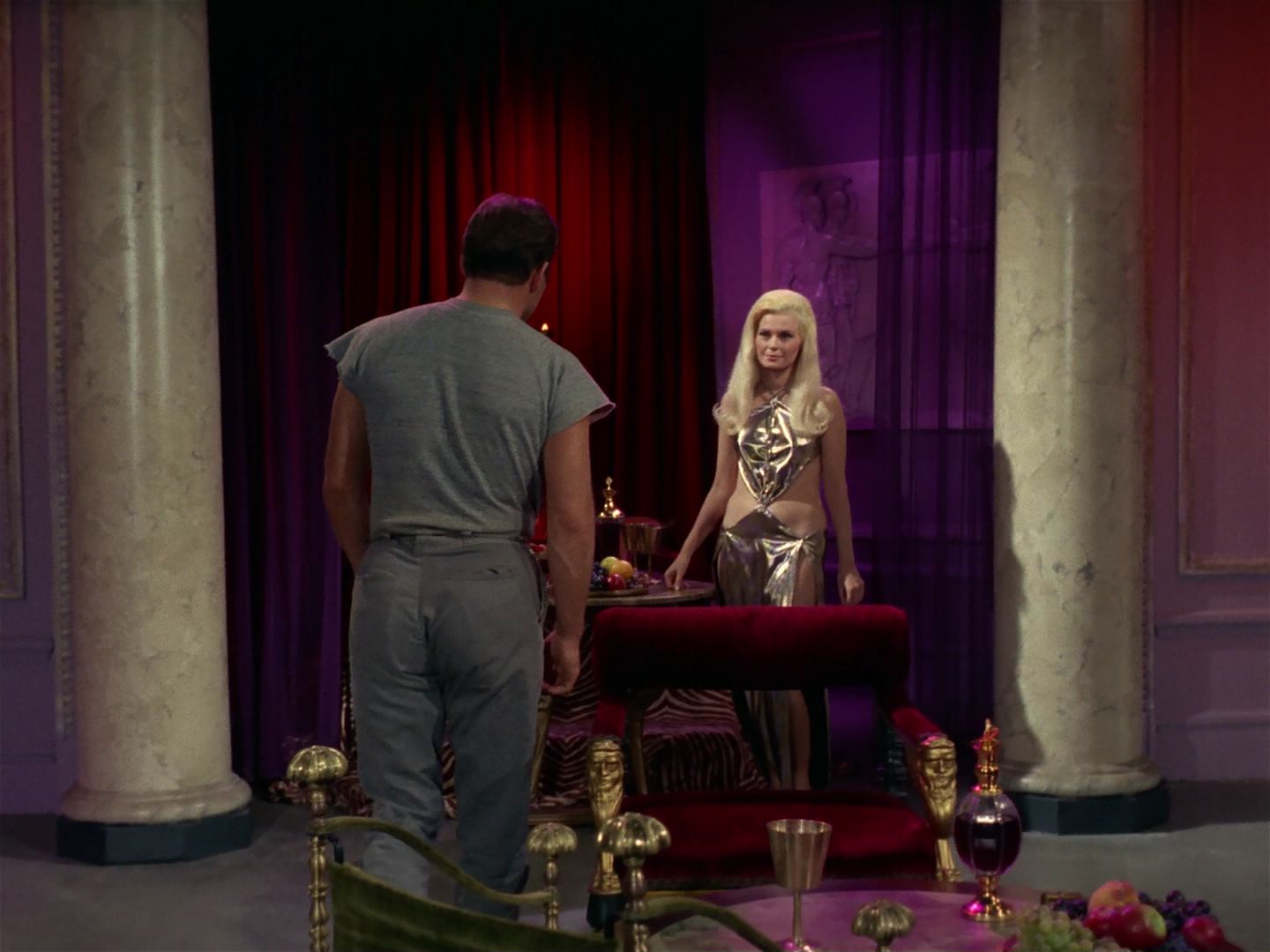 ariane179254_StarTrek_2x25_BreadAndCircuses_2495.jpg