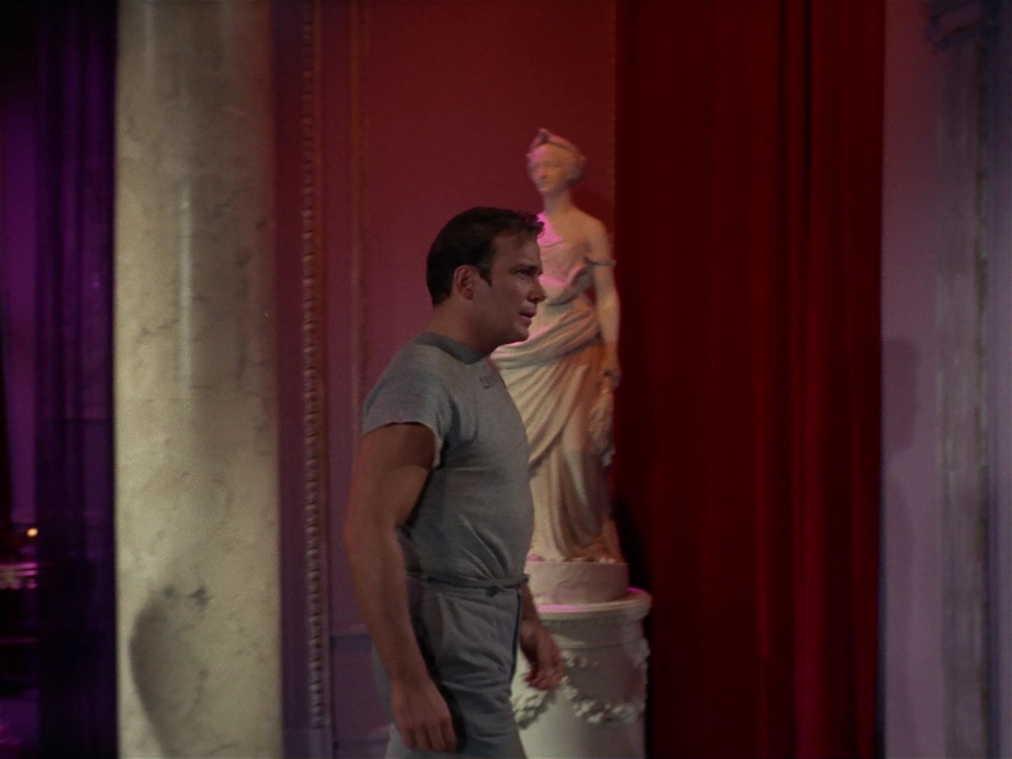 ariane179254_StarTrek_2x25_BreadAndCircuses_2511.jpg
