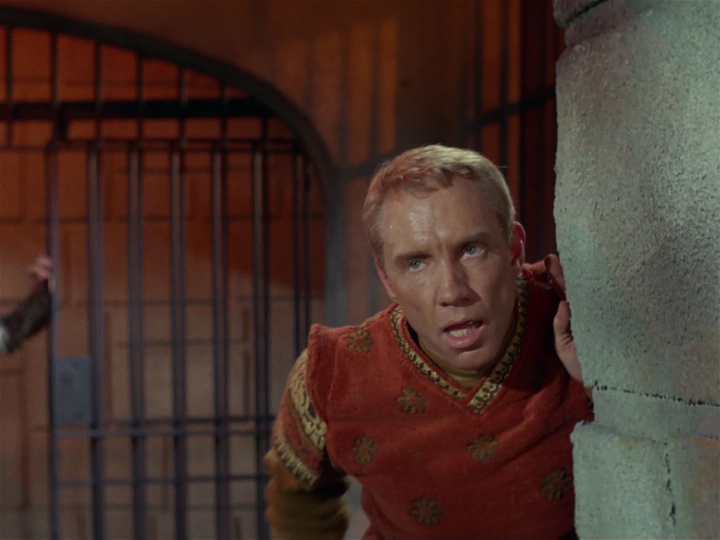 ariane179254_StarTrek_2x25_BreadAndCircuses_3074.jpg