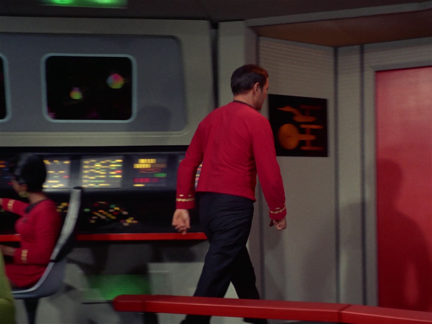 ariane179254_StarTrek_2x25_BreadAndCircuses_3123.jpg
