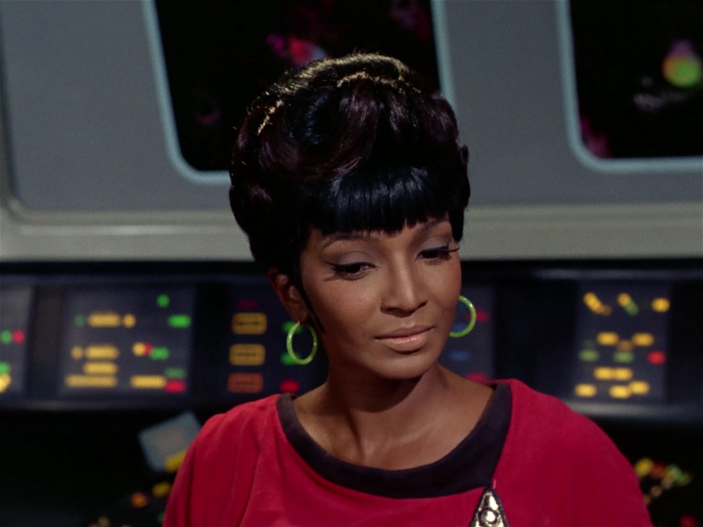 ariane179254_StarTrek_2x25_BreadAndCircuses_3218.jpg