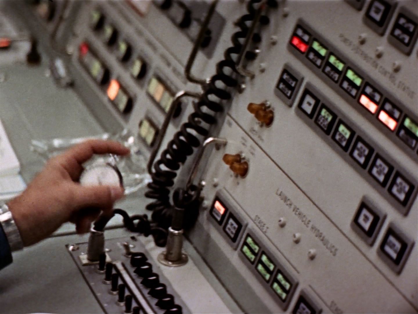 ariane179254_StarTrek_2x26_AssignmentEarth_2228.jpg