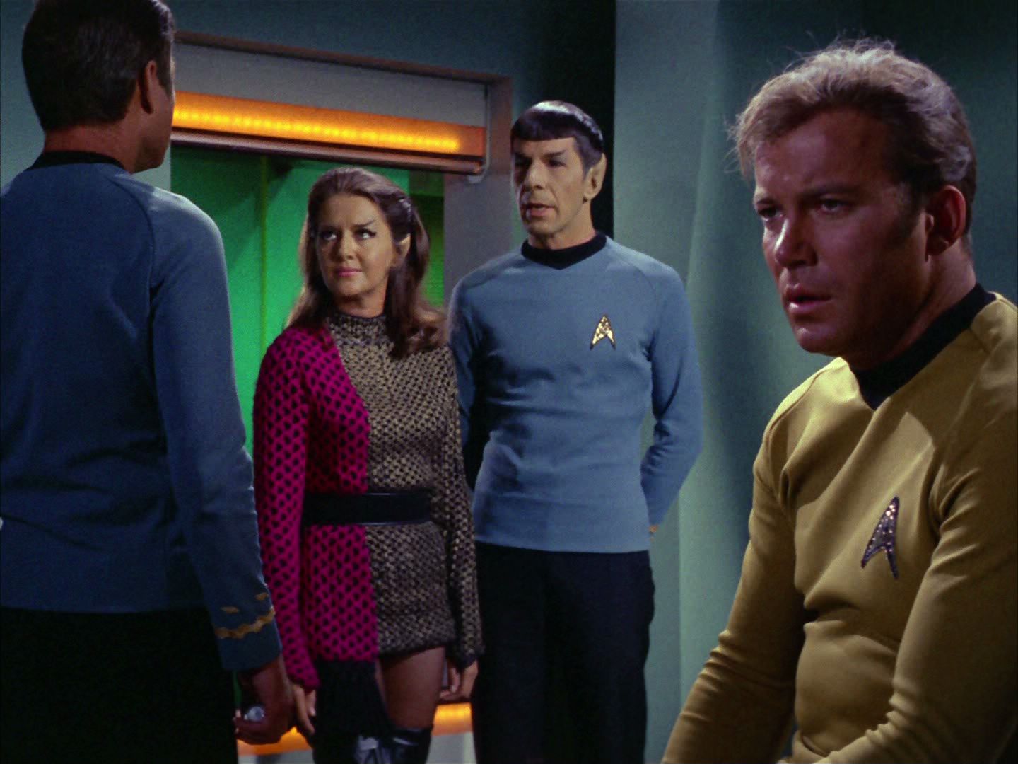ariane179254_StarTrek_3x02_TheEnterpriseIncident_0807.jpg