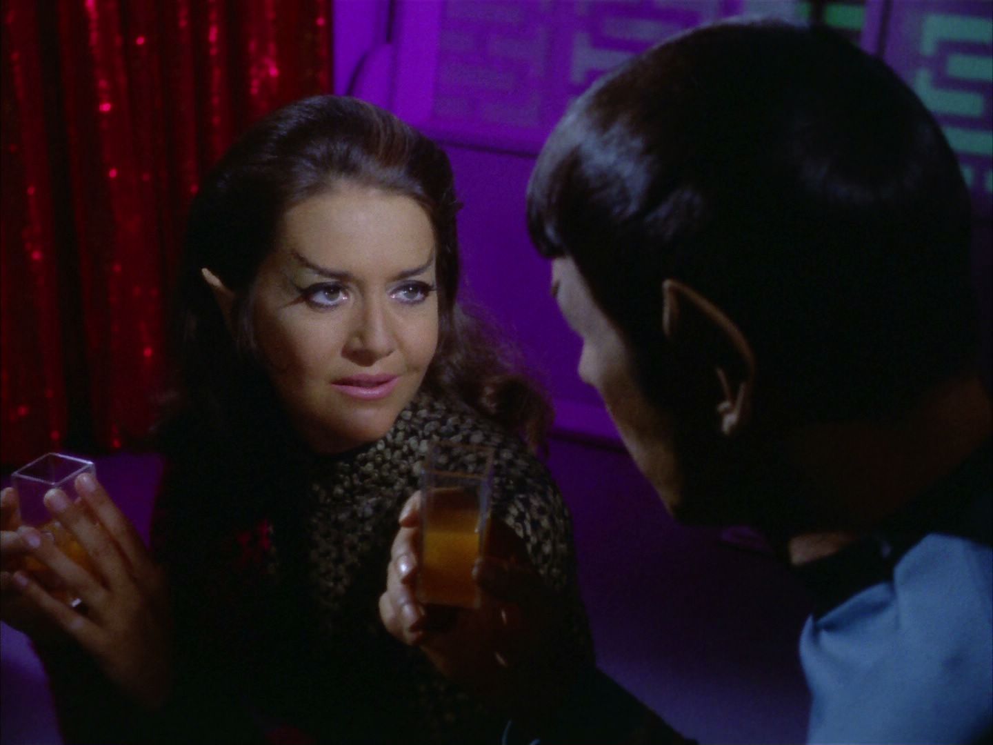 ariane179254_StarTrek_3x02_TheEnterpriseIncident_1003.jpg