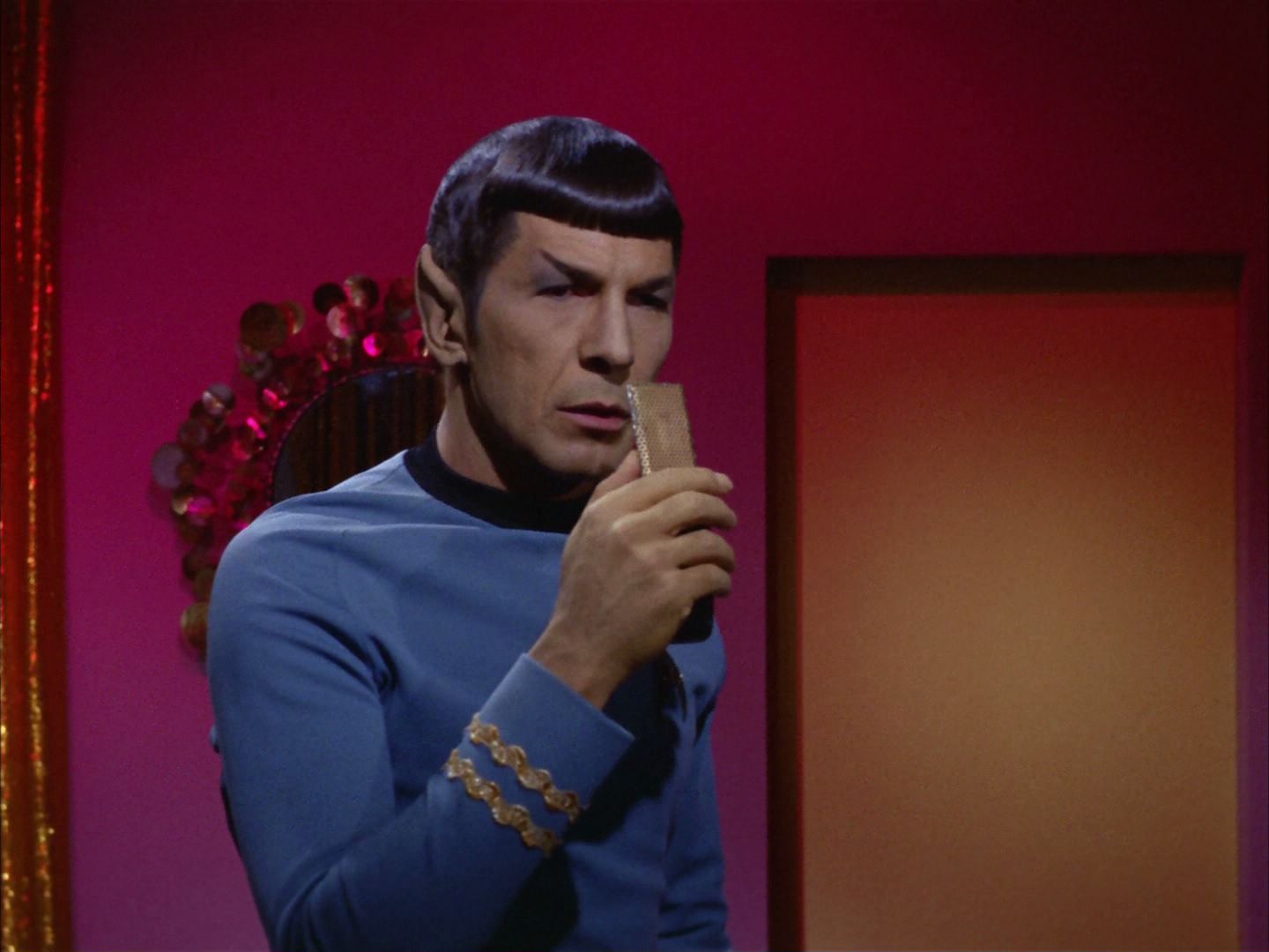 ariane179254_StarTrek_3x02_TheEnterpriseIncident_1114.jpg