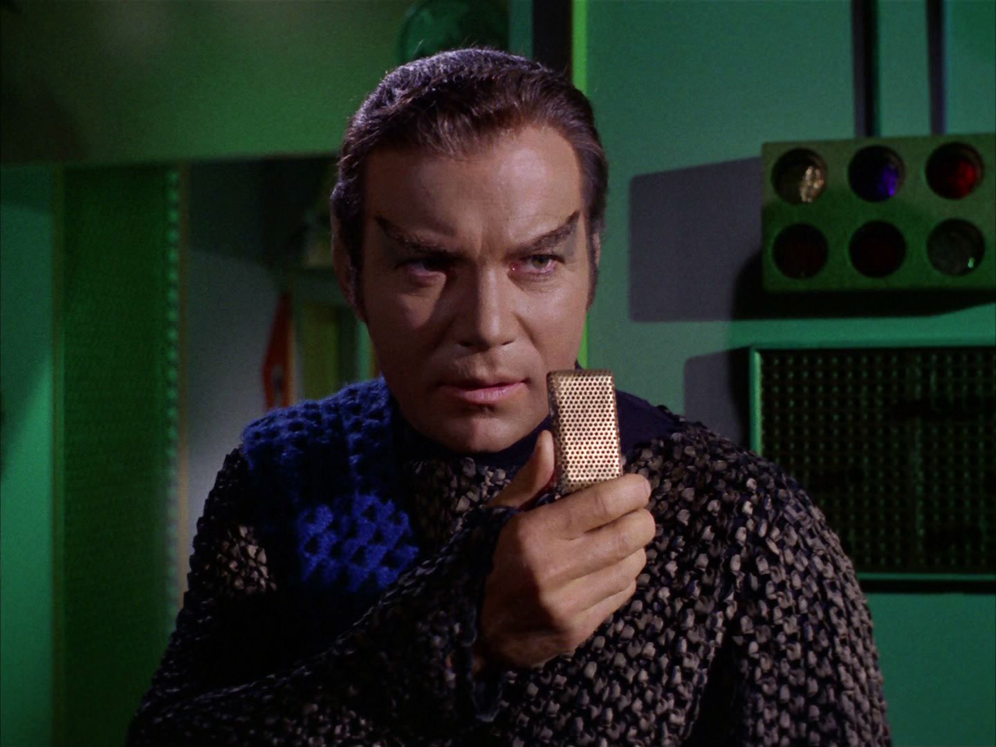 ariane179254_StarTrek_3x02_TheEnterpriseIncident_1117.jpg