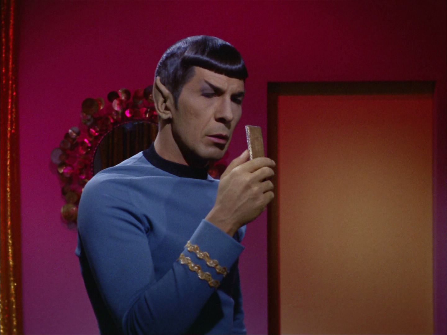 ariane179254_StarTrek_3x02_TheEnterpriseIncident_1119.jpg