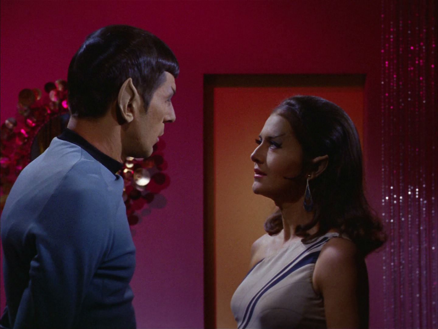 ariane179254_StarTrek_3x02_TheEnterpriseIncident_1145.jpg