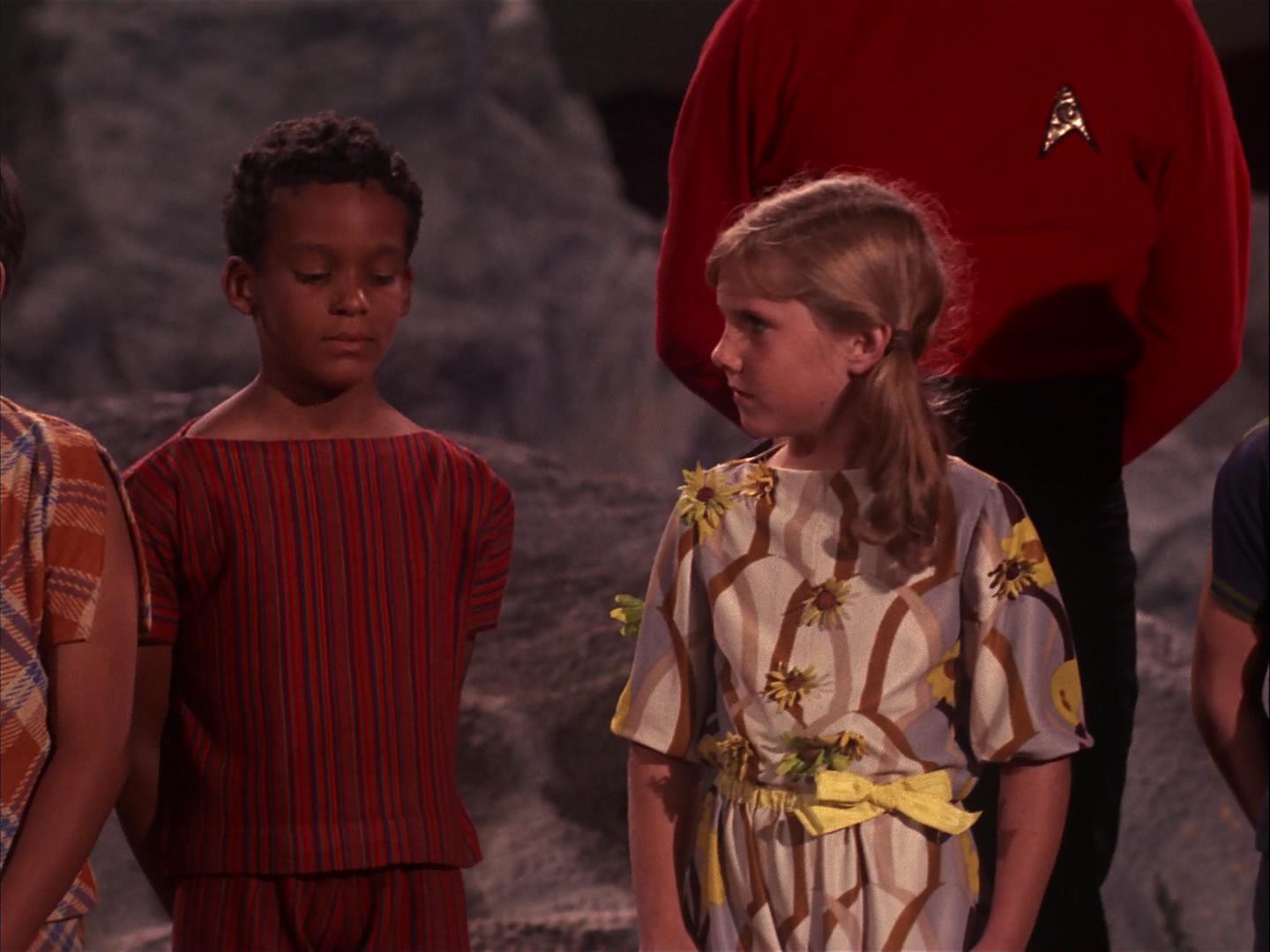 ariane179254_StarTrek_3x04_AndTheChildrenShallLead_0313.jpg