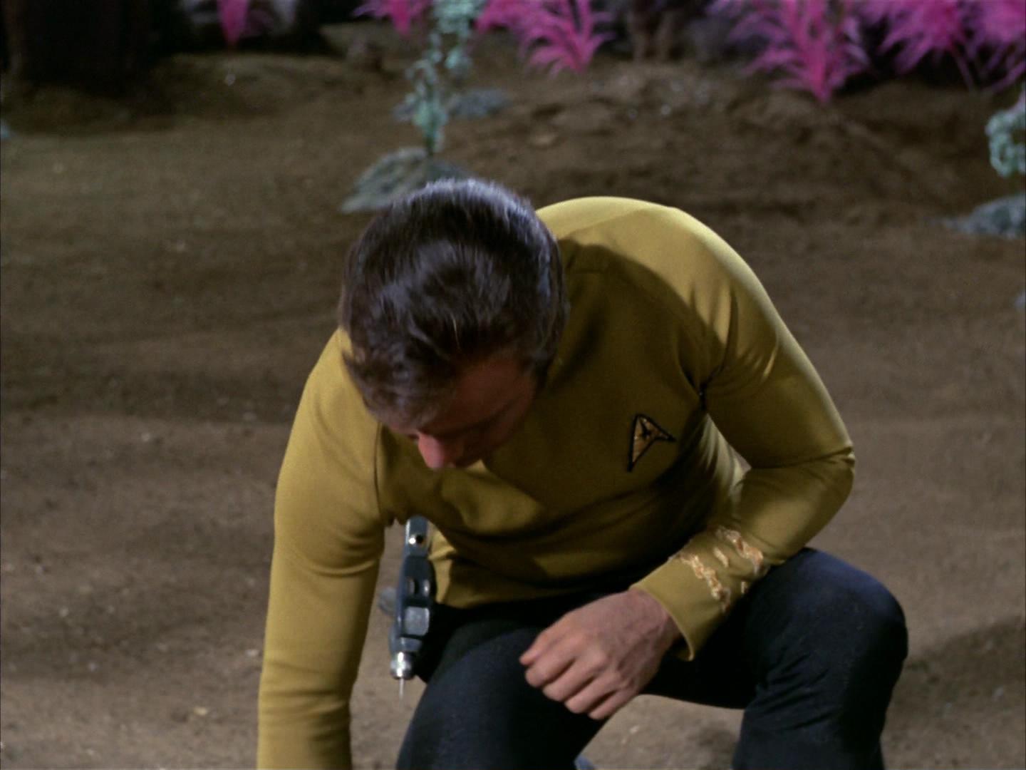 ariane179254_StarTrek_3x07_DayOfTheDove_0062.jpg