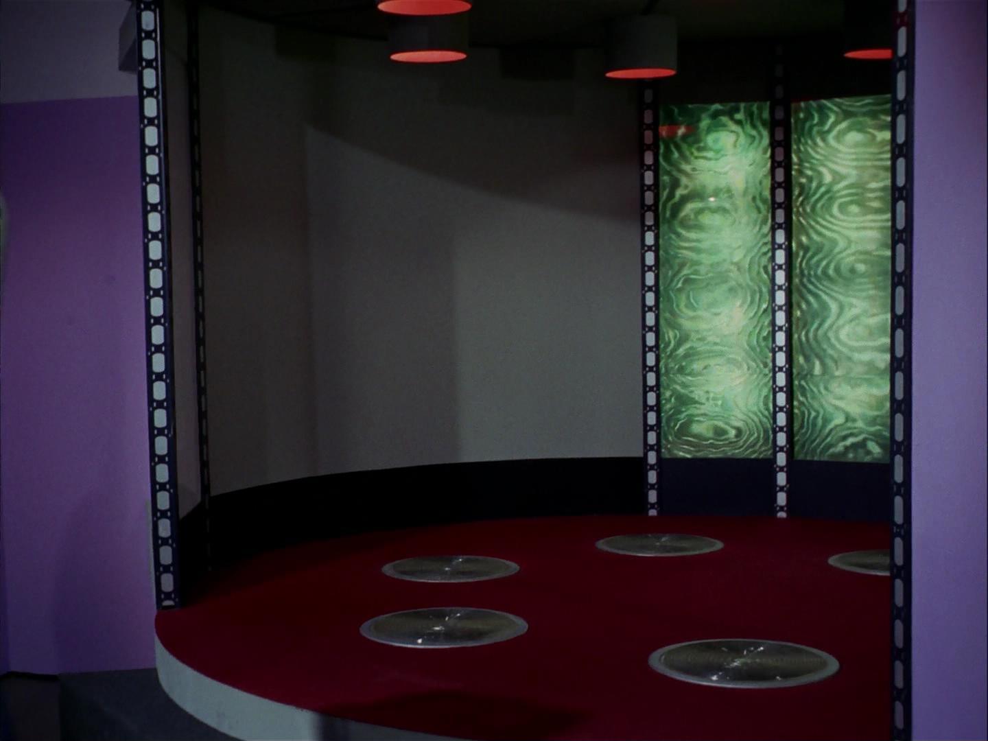 ariane179254_StarTrek_3x09_TheTholianWeb_0175.jpg