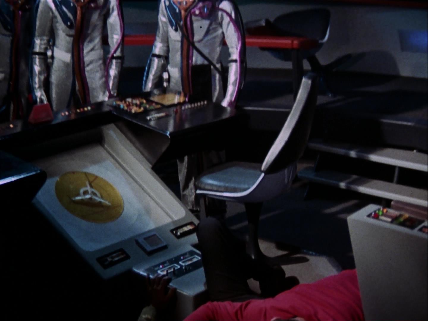 ariane179254_StarTrek_3x09_TheTholianWeb_0222.jpg