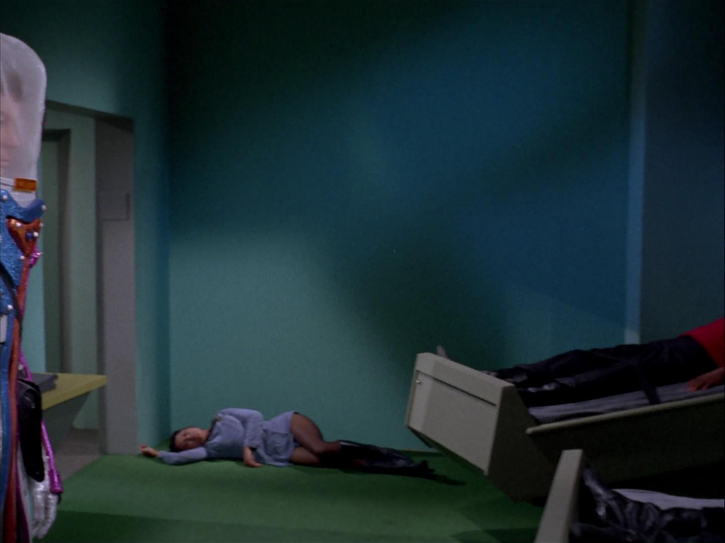 ariane179254_StarTrek_3x09_TheTholianWeb_0462.jpg