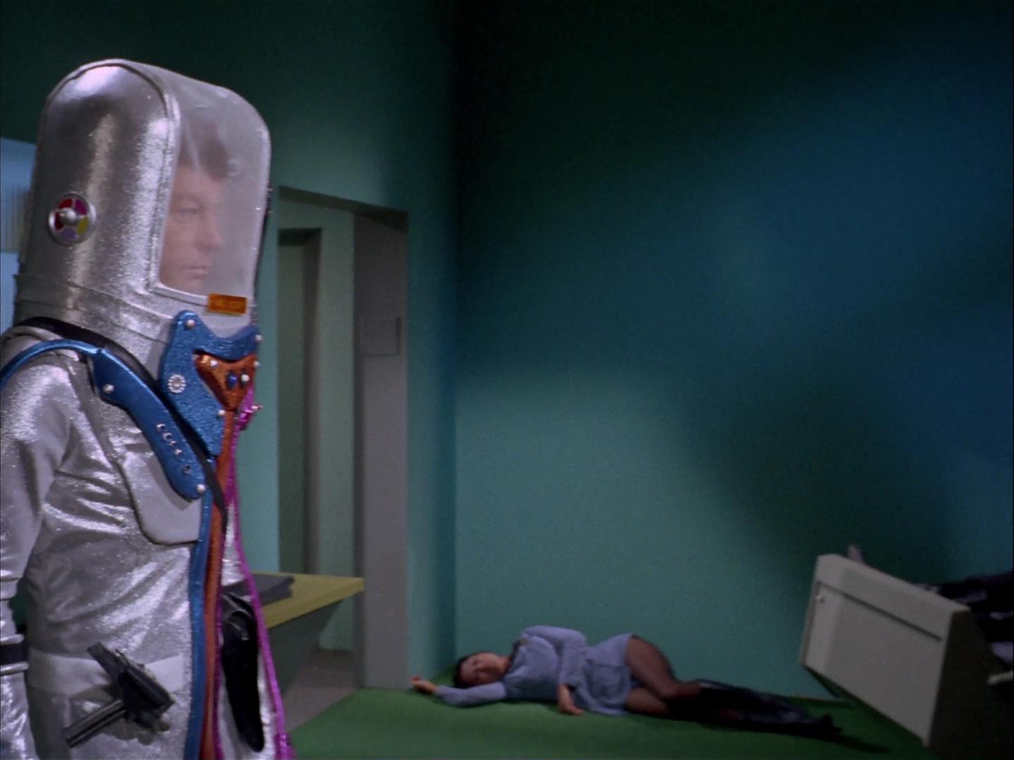 ariane179254_StarTrek_3x09_TheTholianWeb_0463.jpg