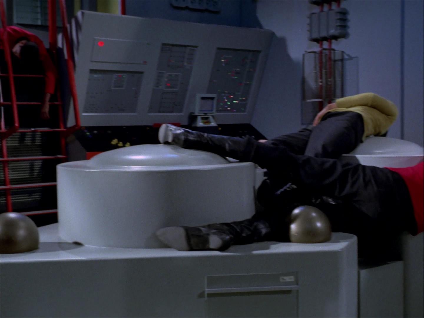 ariane179254_StarTrek_3x09_TheTholianWeb_0488.jpg