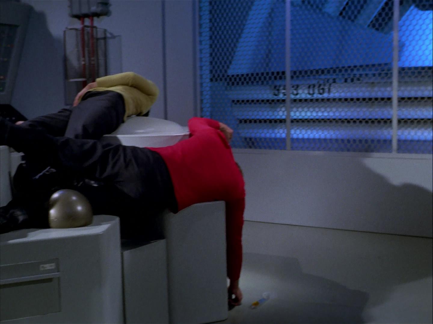 ariane179254_StarTrek_3x09_TheTholianWeb_0491.jpg