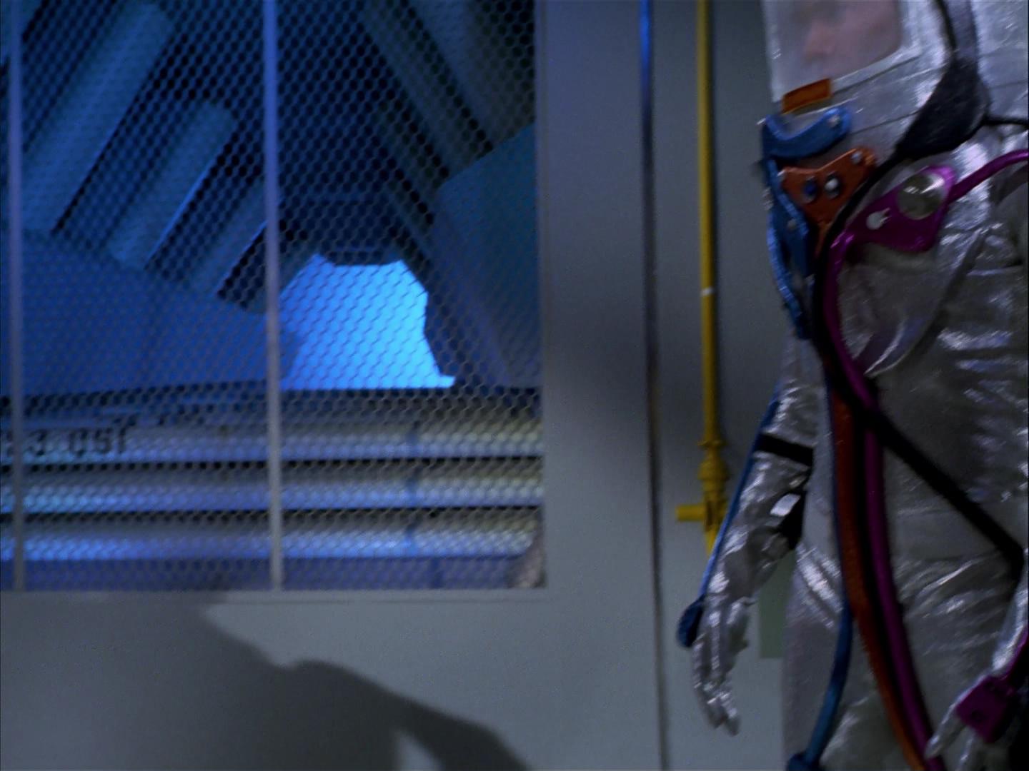 ariane179254_StarTrek_3x09_TheTholianWeb_0494.jpg