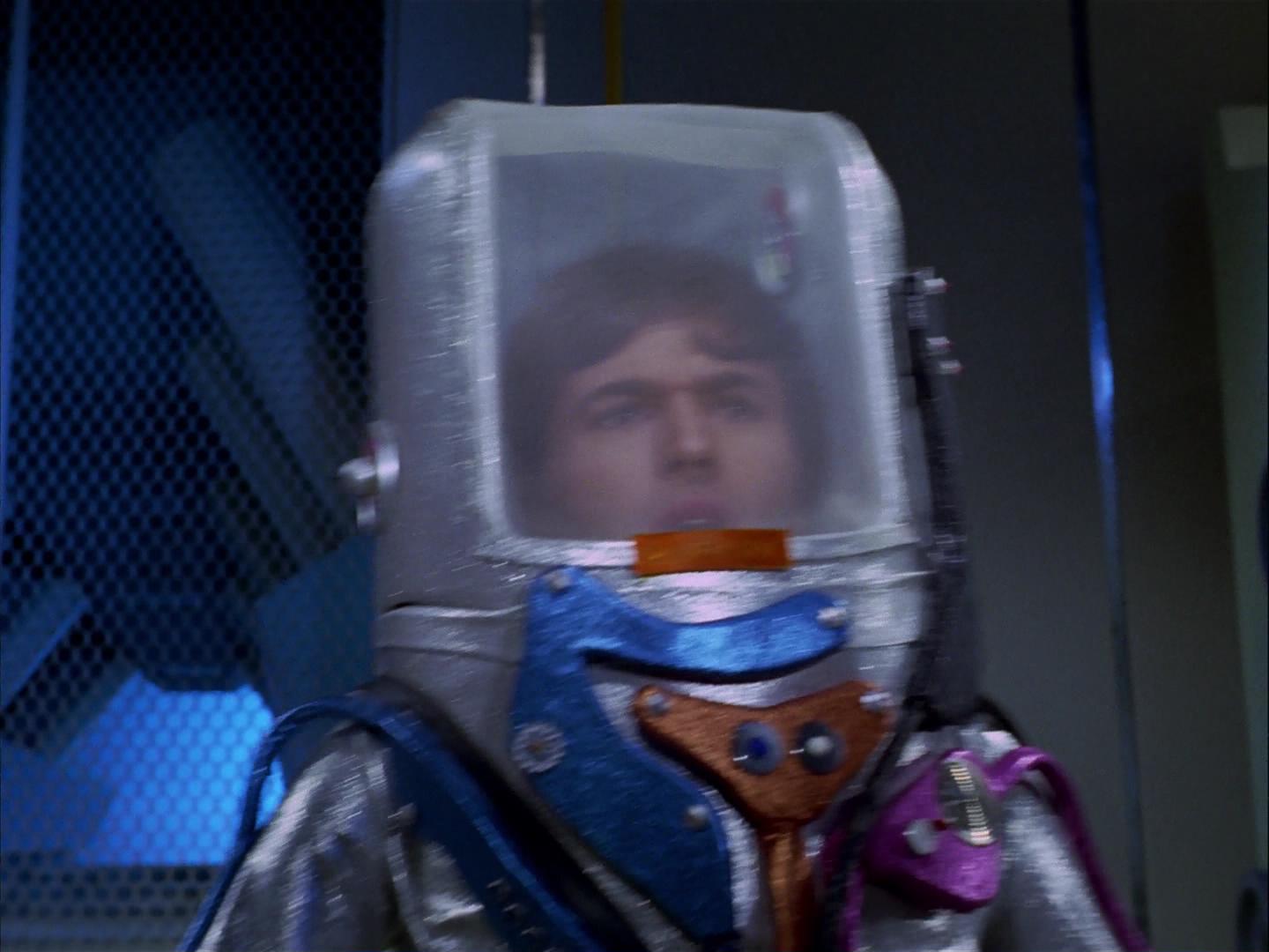 ariane179254_StarTrek_3x09_TheTholianWeb_0527.jpg